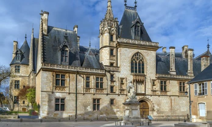 Visiter Bourges : 15 choses à faire à Bourges et ses environs | Où